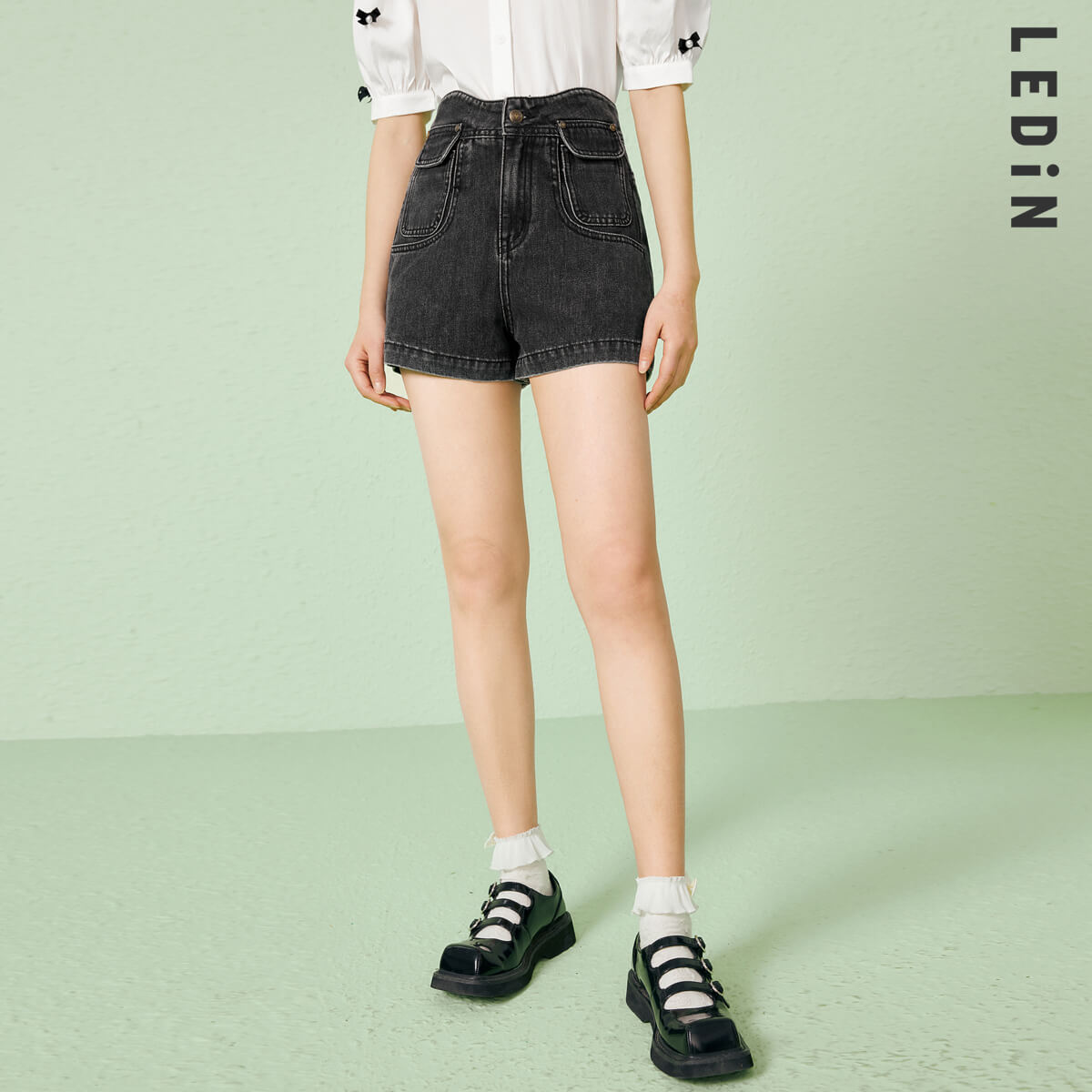 直筒牛仔褲女春季新款褲子女裝童趣花花牛仔褲寬鬆